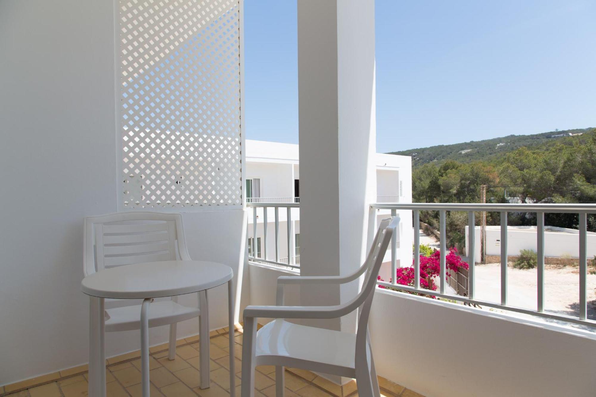 Hotel & Spa Entre Pinos-Adults Only Es Caló Kamer foto